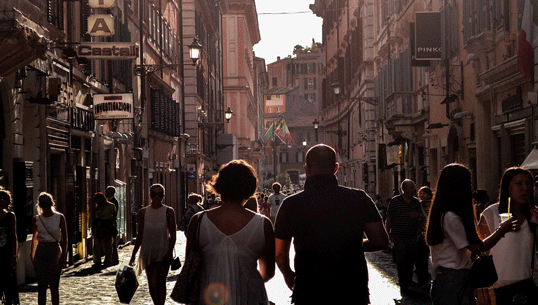 Visita Nápoles, una de las ciudades Italianas más densas y con una cocina deliciosa.